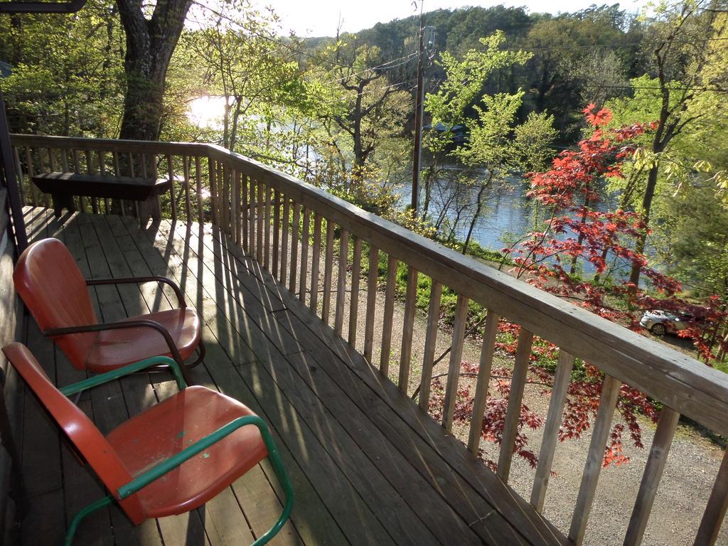 Lake Lucerne Treehouse Villa Eureka Springs Exterior photo